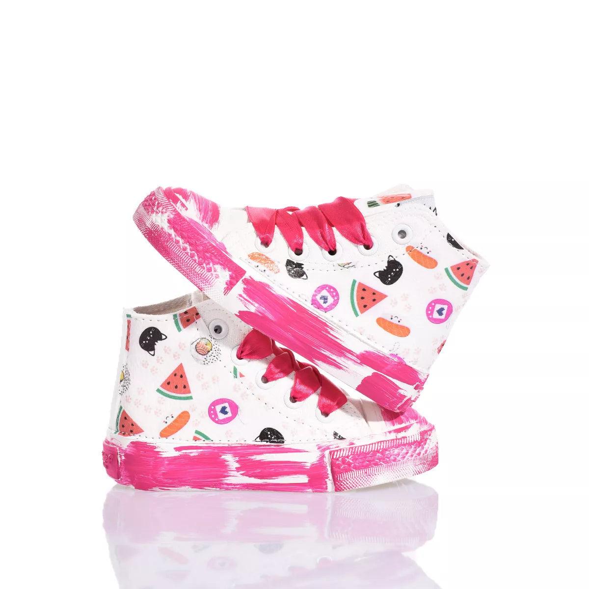 Sneakers donna fantasia colorata con dettagli rosa, scarpe abbinate abbigliamento premaman.