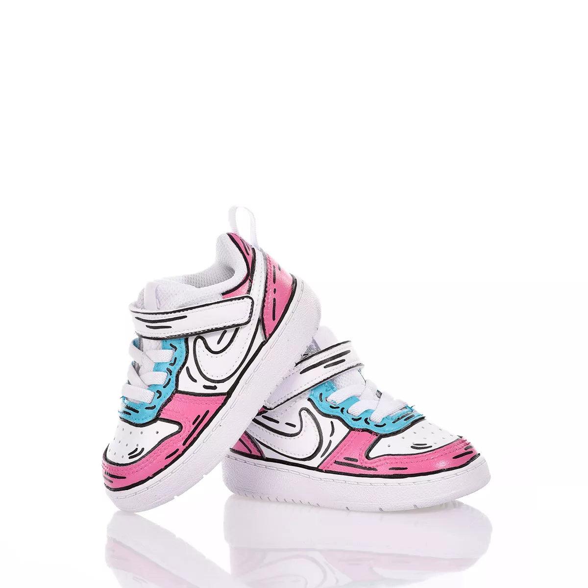Scarpe sportive bimbo colorate rosa e azzurro, ideali per outfit premaman alla moda