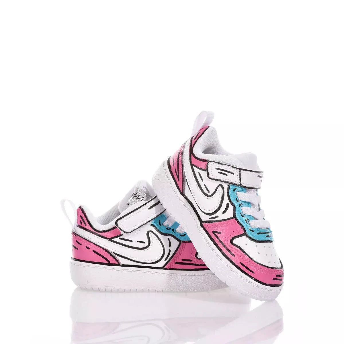 Scarpe bimbo colorate con dettagli rosa e azzurri, ideali per corredino premaman
