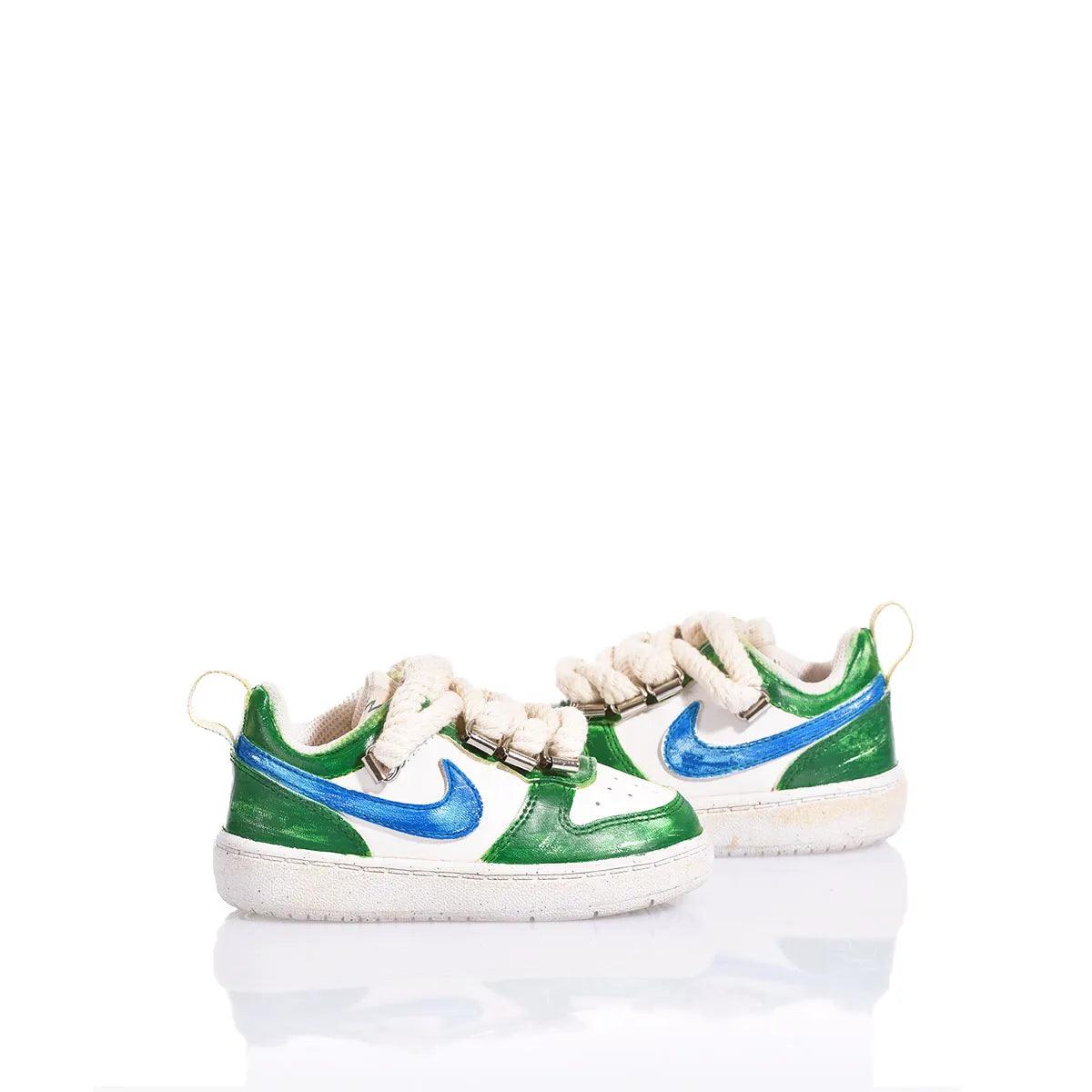 Scarpe neonato bianche verdi e blu, ideale per abbigliamento premaman e baby outfit