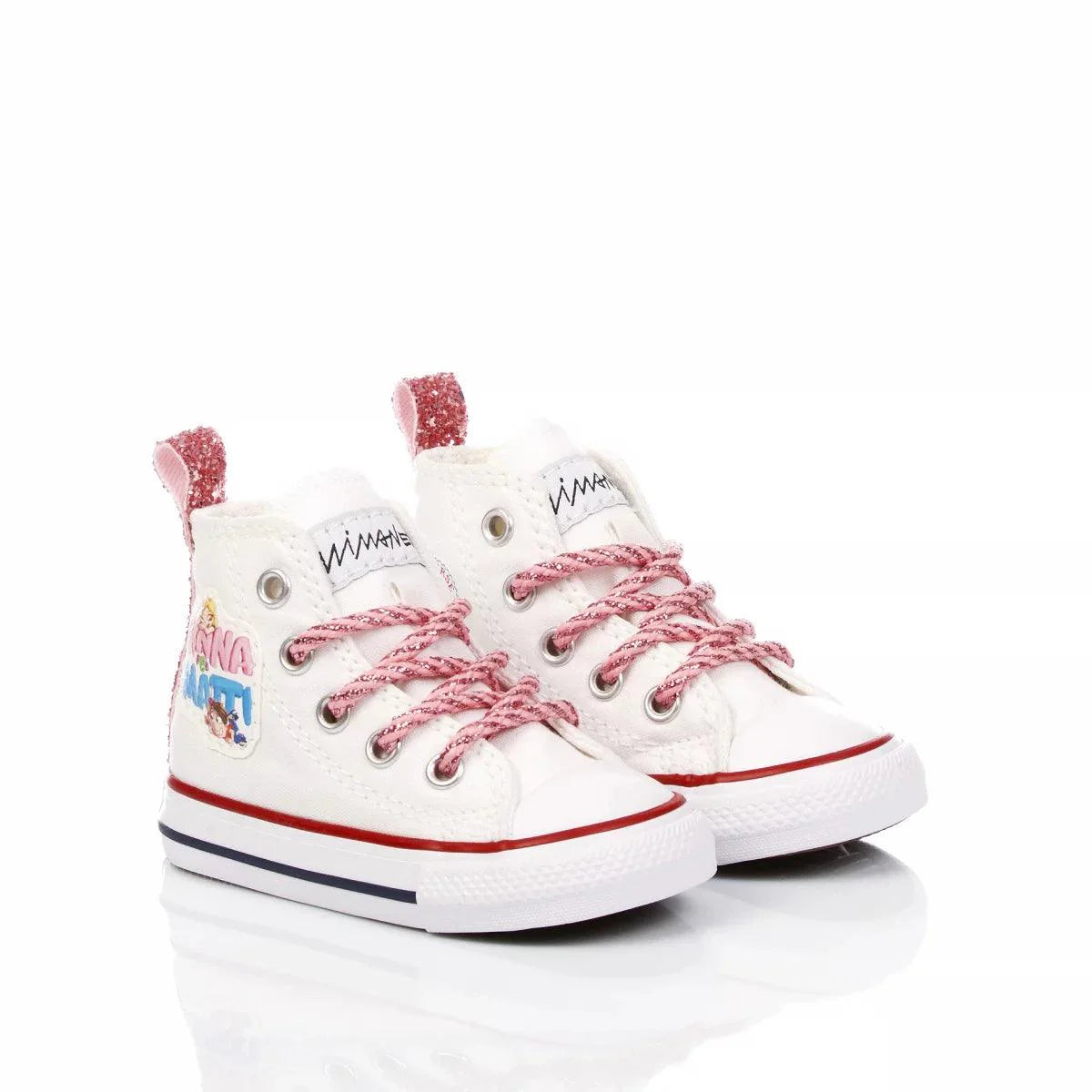 Scarpe bianche neonato con lacci rosa, ideale per abbigliamento premaman e bambino