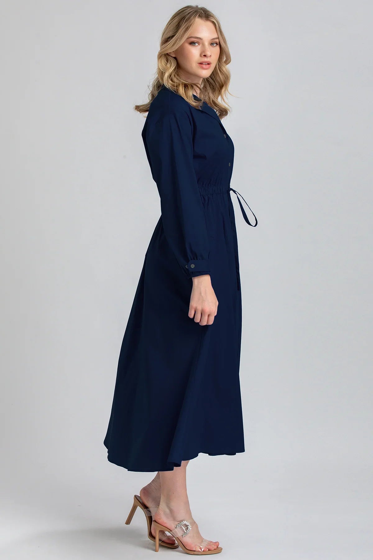 Abito premaman blu scuro a maniche lunghe, vestibilità comoda ed elegante