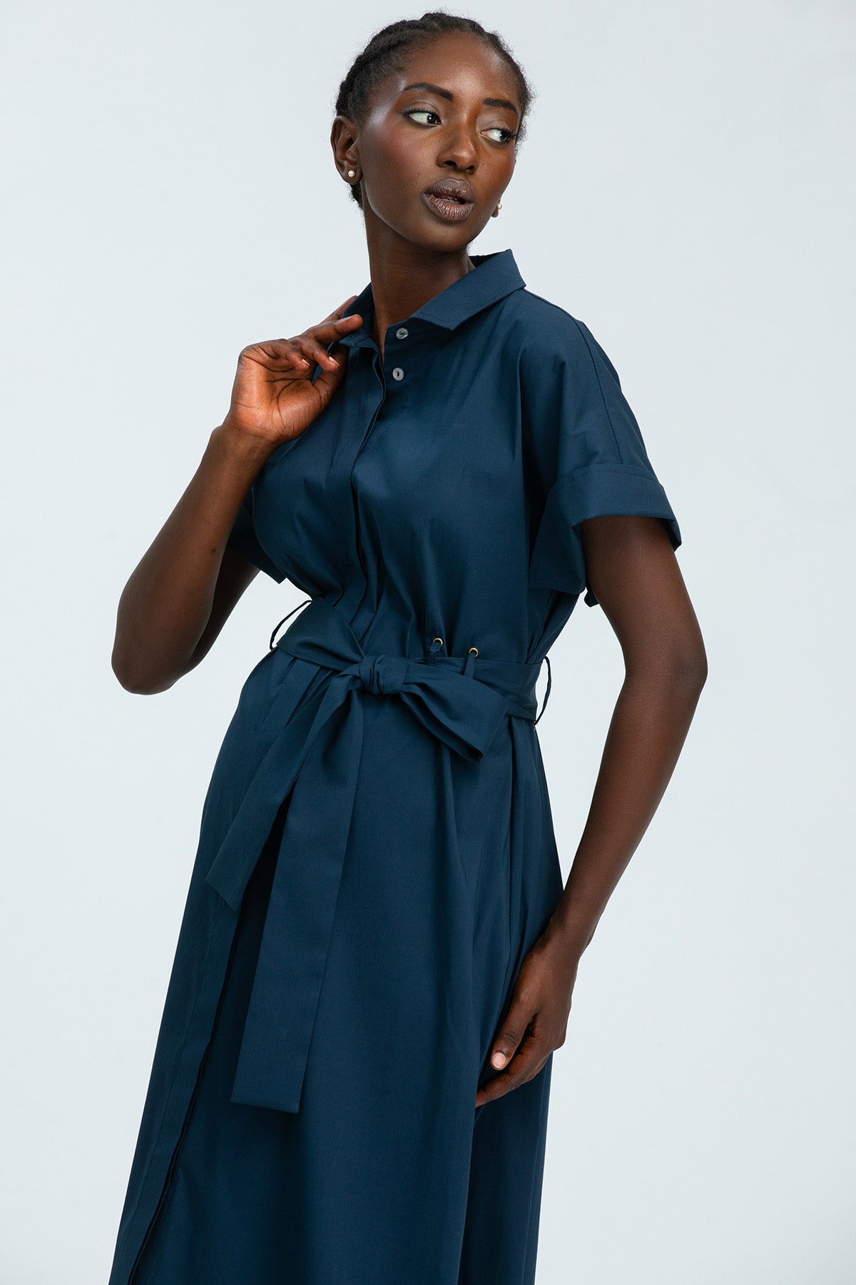 Abito premaman blu elegante con cintura e maniche corte, ideale per gravidanza