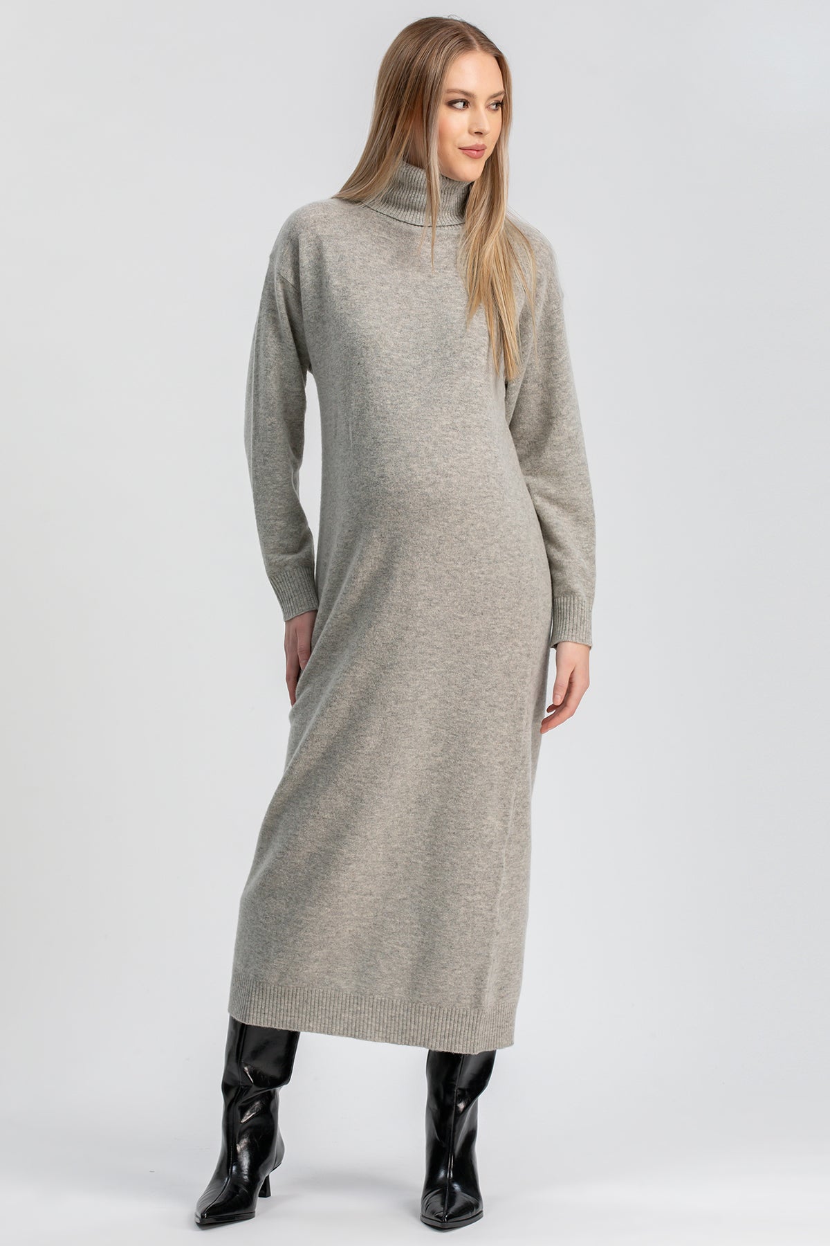 Abito premaman lana grigio a collo alto, comodo ed elegante.