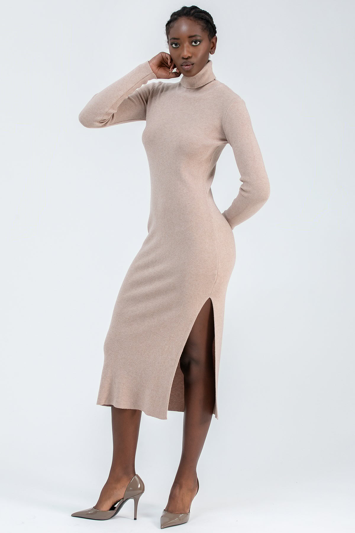 PENELOPE | Abito Aderente Beige con Spacco Laterale