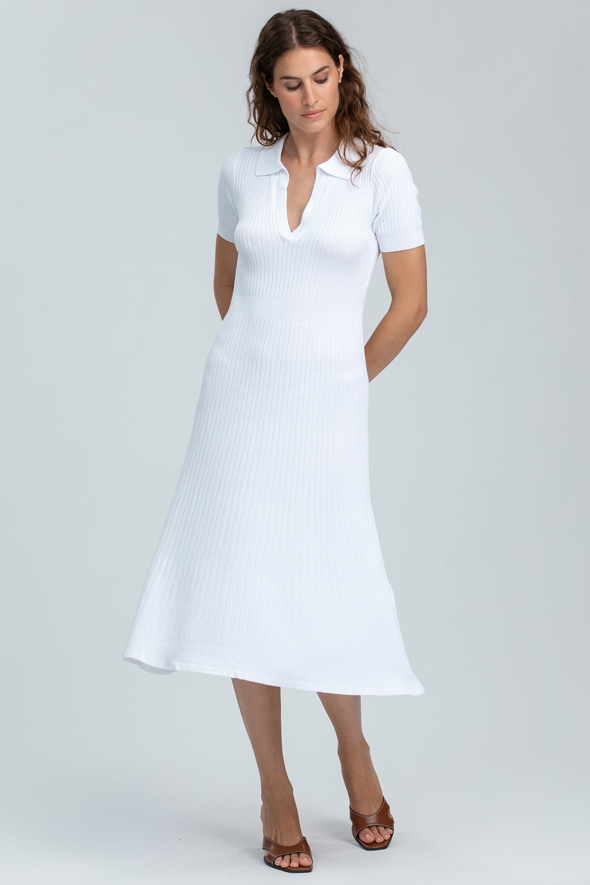 AZALEA | Abito Svasato Bianco con Colletto