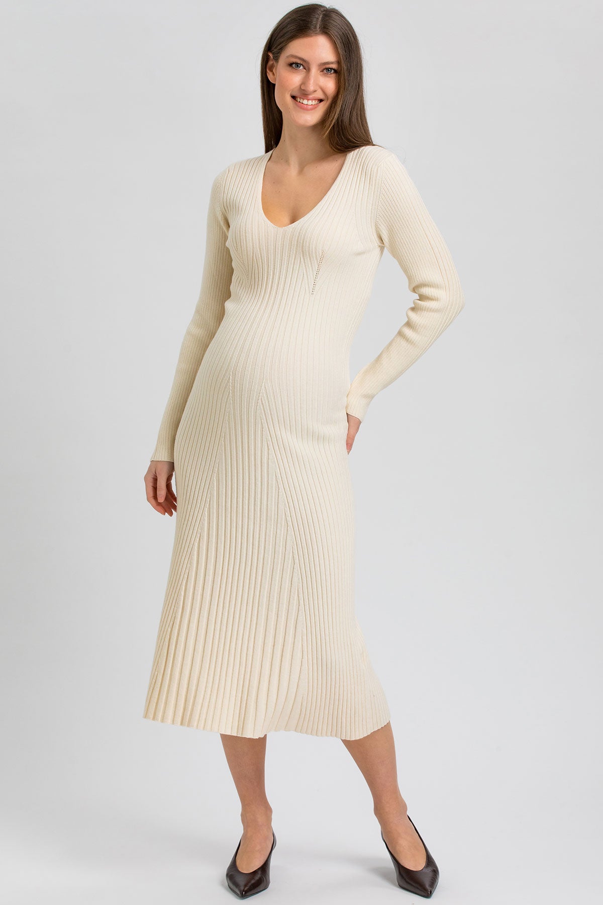 ANAELLE | Cream Ribbed Maternity Maxi Dress with V-Neckline