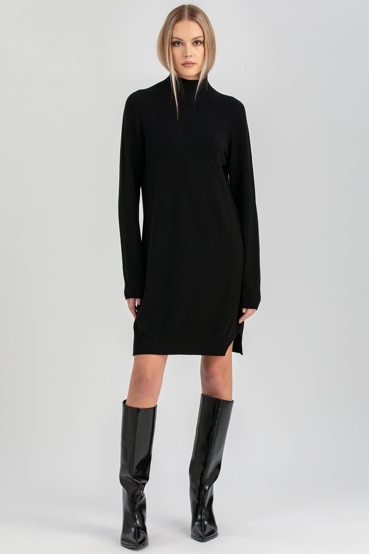 CORINNA | Abito Nero con Maniche Lunghe