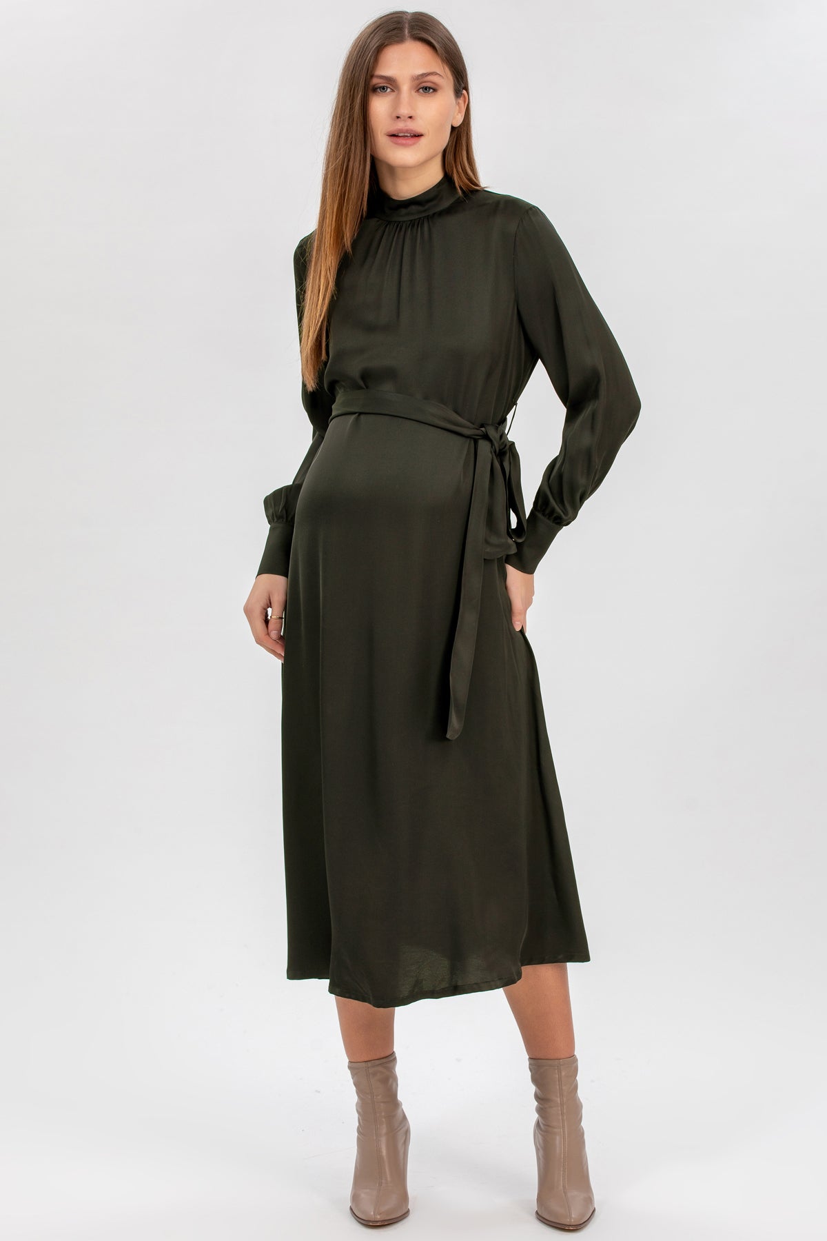 Abito premaman elegante verde scuro a maniche lunghe con cintura, vestibilità confortevole.