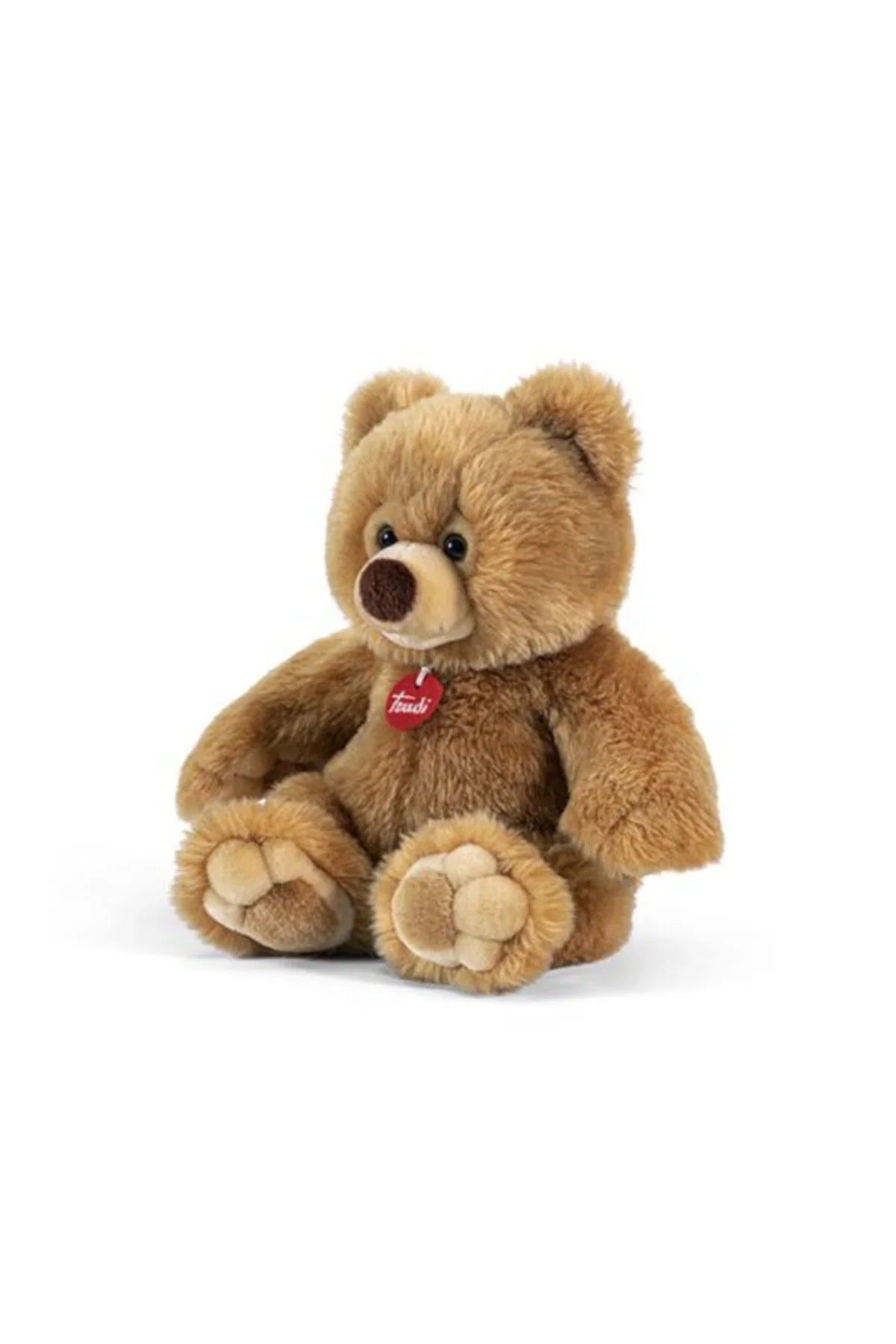Orsetto peluche marrone seduto con medaglietta rossa, giocattolo morbido per bambini.