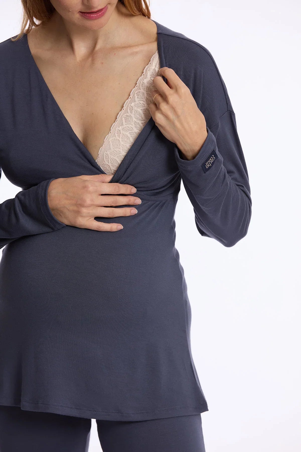 Maglia premaman blu notte a maniche lunghe con scollo incrociato per allattamento