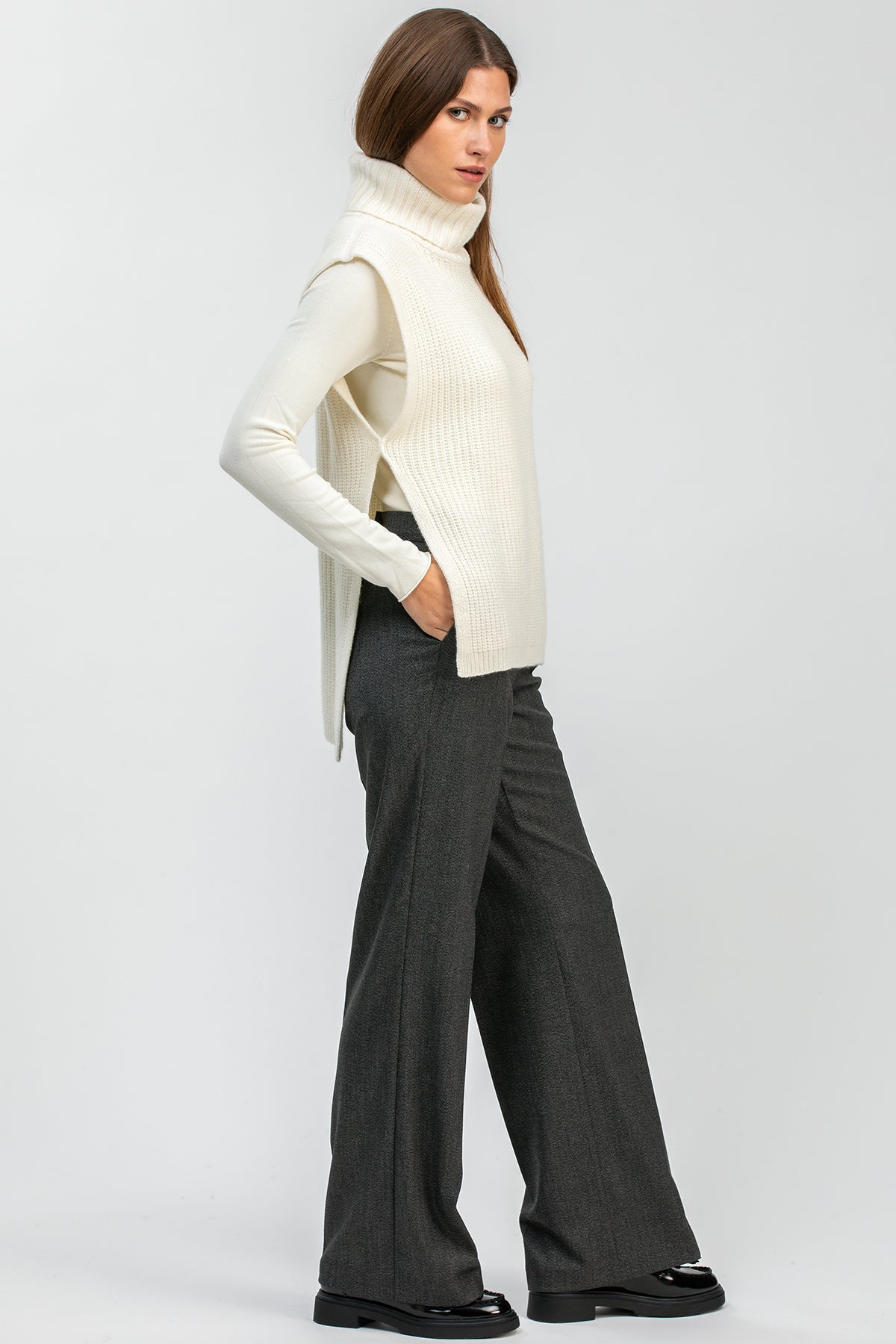 SANTA CATERINA | White Vest in Wool and Cashmere