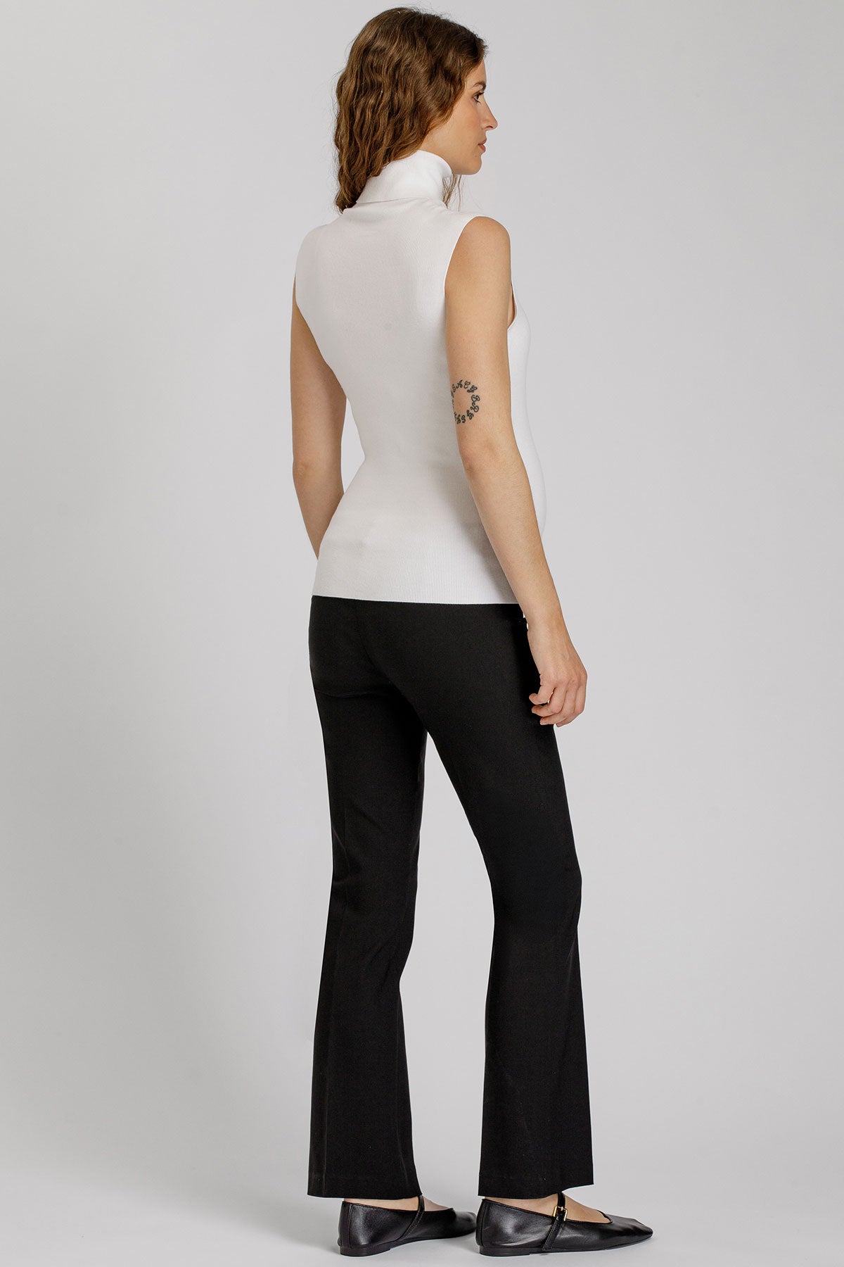 NANCY | Sleeveless White High-Neck Maternity Top