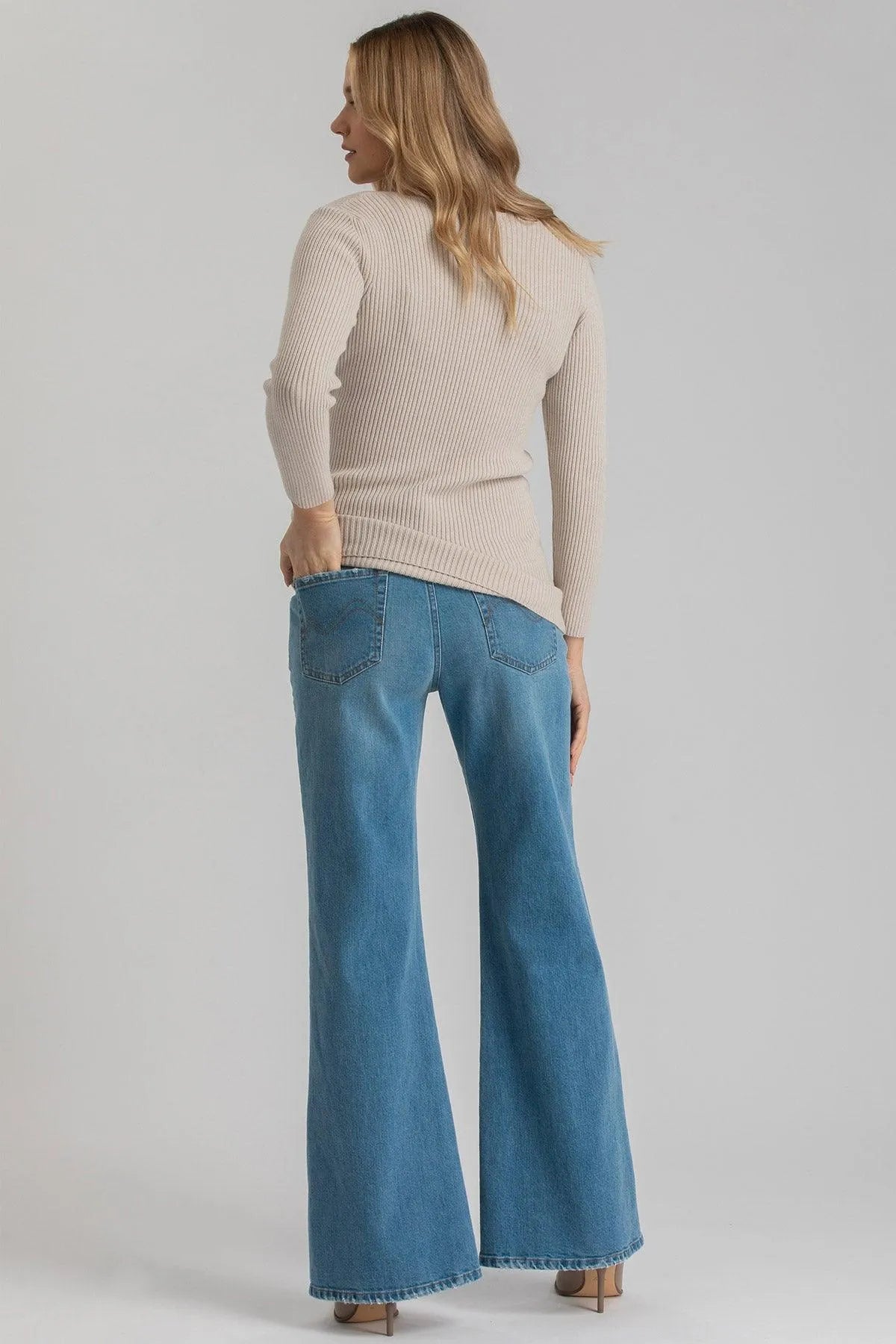 BELL WB24 | Jeans Premaman Svasati - Pietro Brunelli