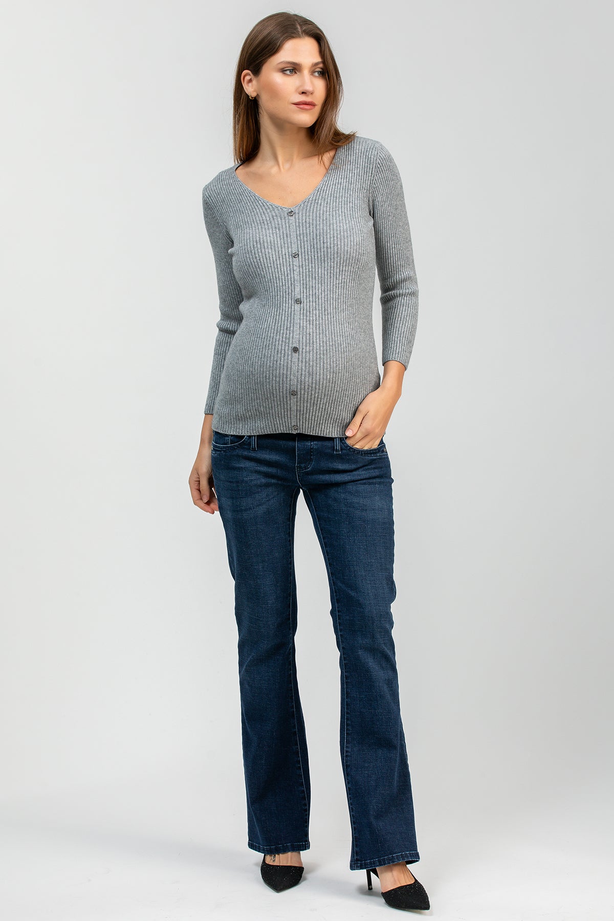 Grey maternity cardigan with three-quarter sleeves
