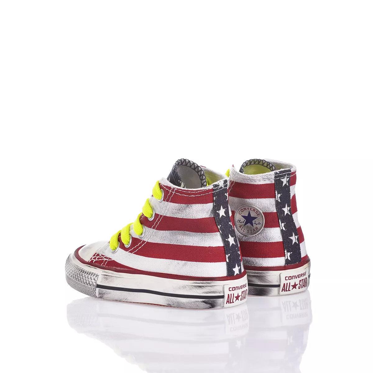 Scarpe bambino stile Converse con bandiera americana, ideali per outfit premaman casual.
