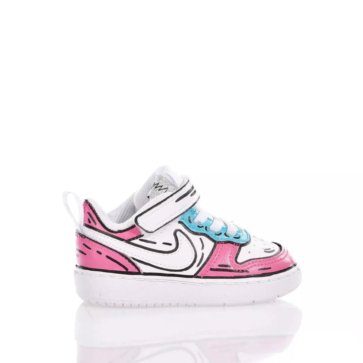 Scarpa da ginnastica bambino colorata, perfetta per outfit premaman e abbigliamento premaman trendy.