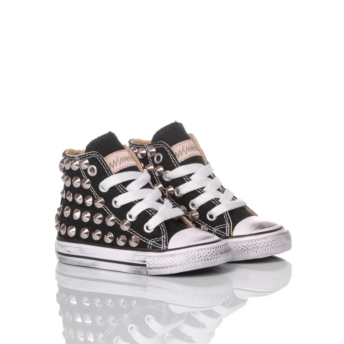 Scarpe neonato nere con borchie e lacci bianchi, accessori per abbigliamento premaman