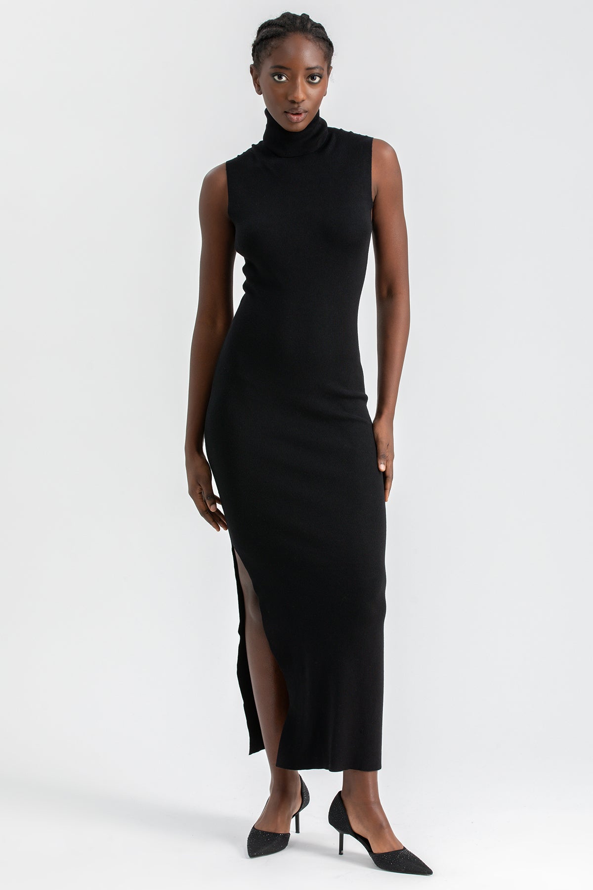 DIVA | Abito Aderente Nero con Collo Alto e Spacco Laterale