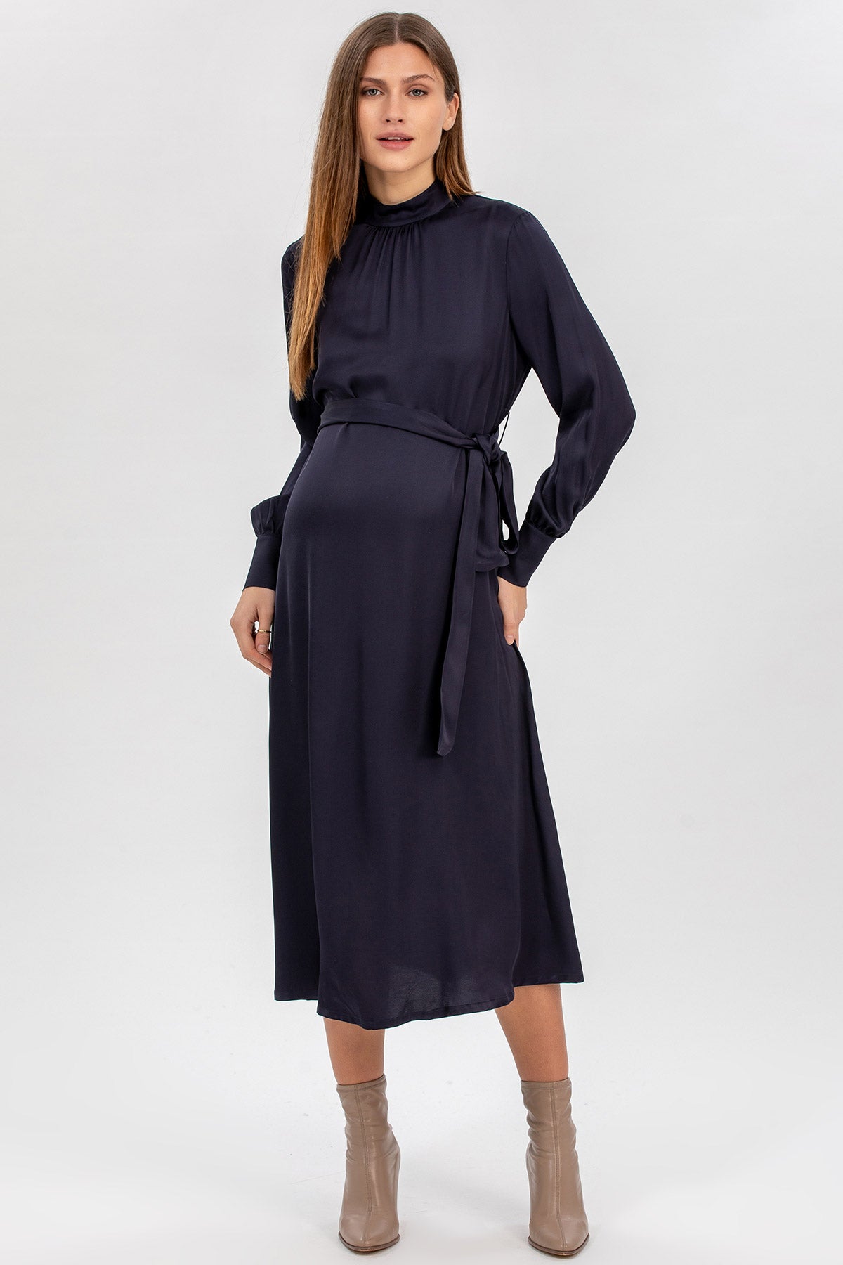 STELLA | Abito Midi Premaman a Maniche Lunghe in tessuto non-trasparente, Tznius Maternity Dresses, Modest maternity dress