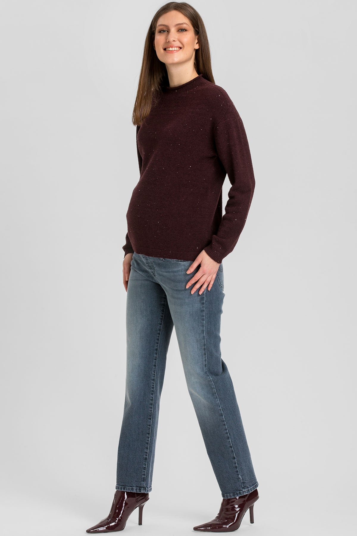 Straight-leg maternity jeans in soft stretch denim with a stonewashed grey finish and comfortable stretchy belly band.