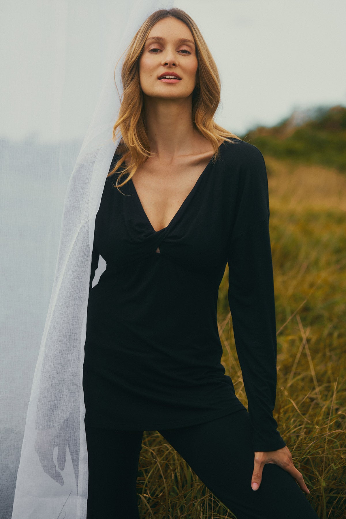 LOUNA | Maglietta Premaman e Allattamento Nera in Morbido Bambù