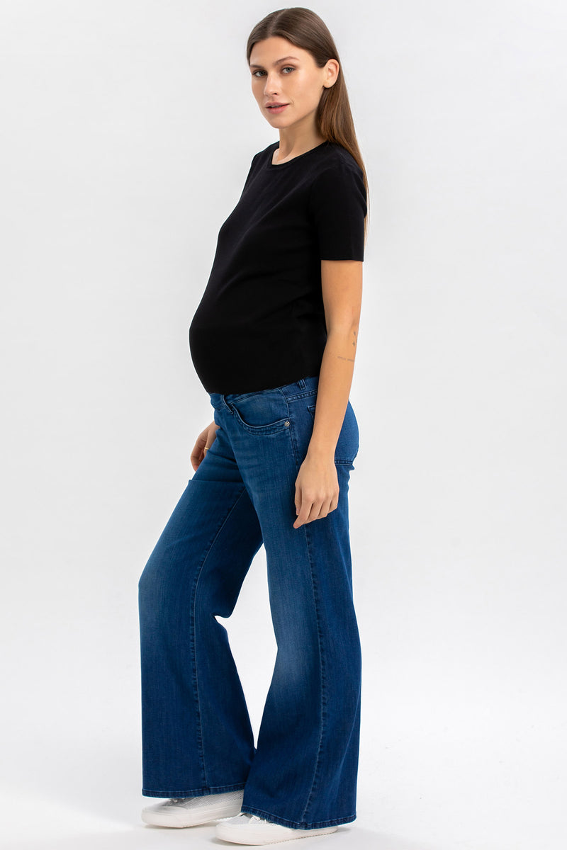 APRIL | Black Maternity T-Shirt with Round Neckline