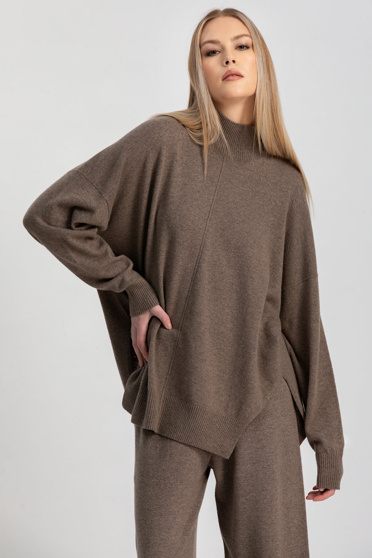 VAL GARDENA | Maglia Marrone a Collo Alto in Lana e Cachemire