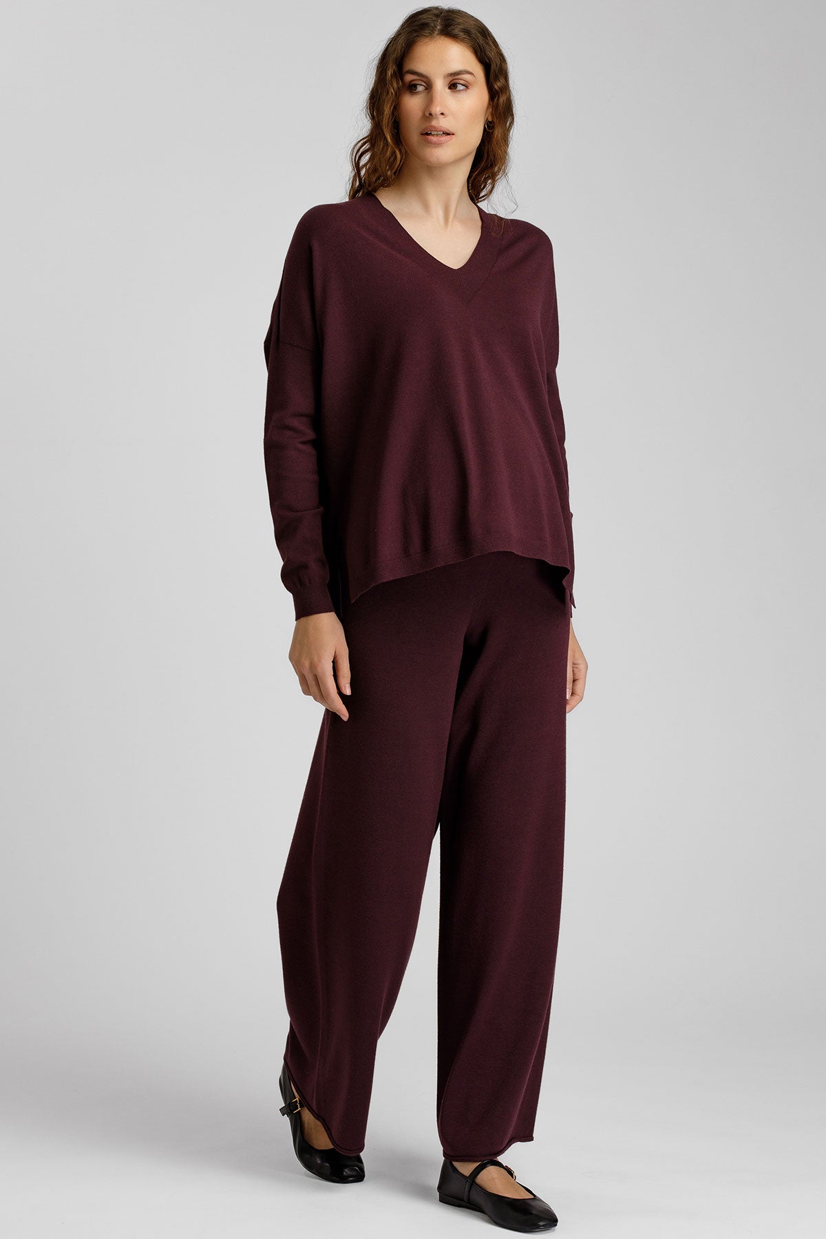 CAMELIA | Burgundy V-Neck Maternity Sweater