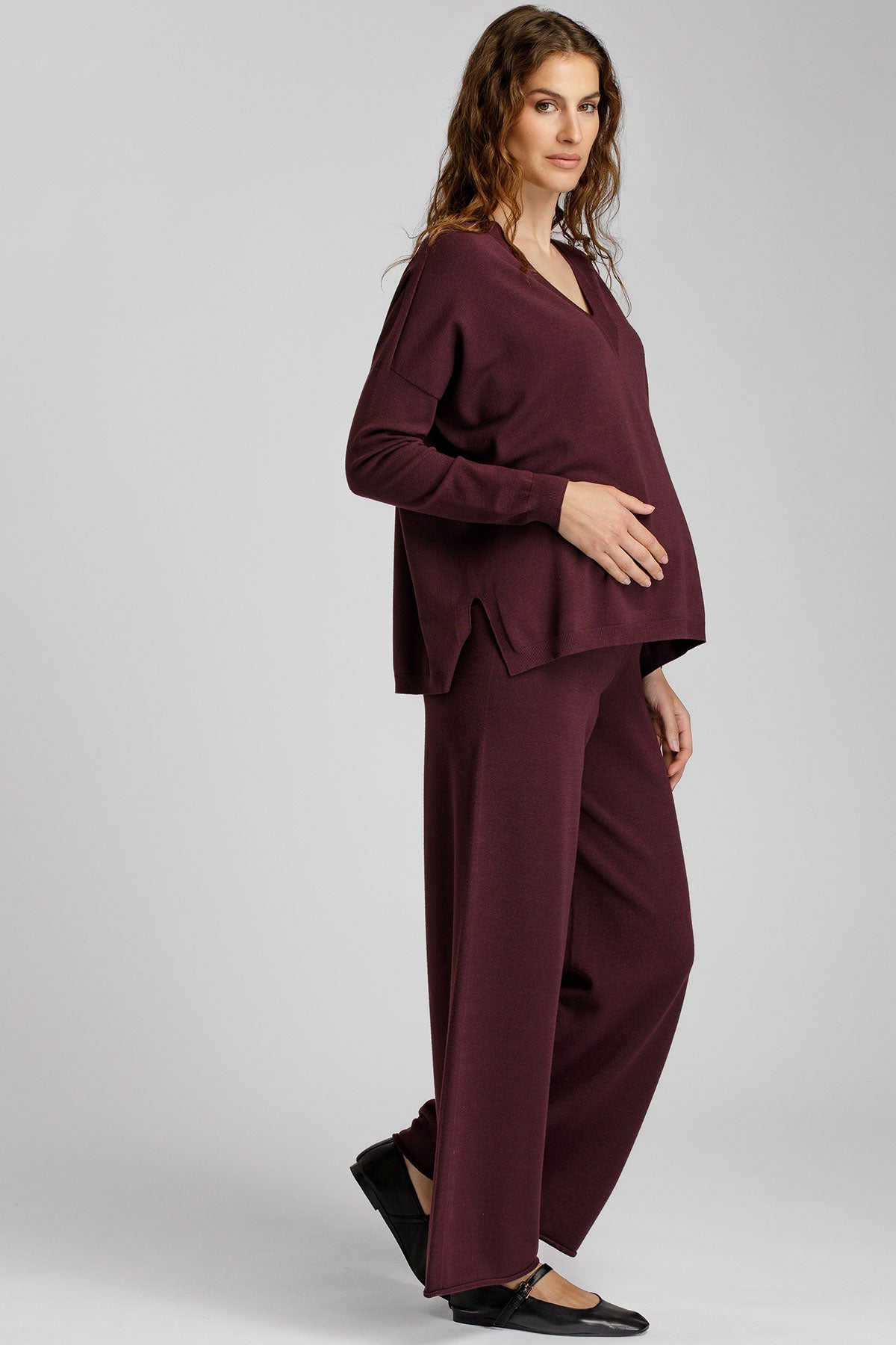 CAMELIA | Burgundy V-Neck Maternity Sweater