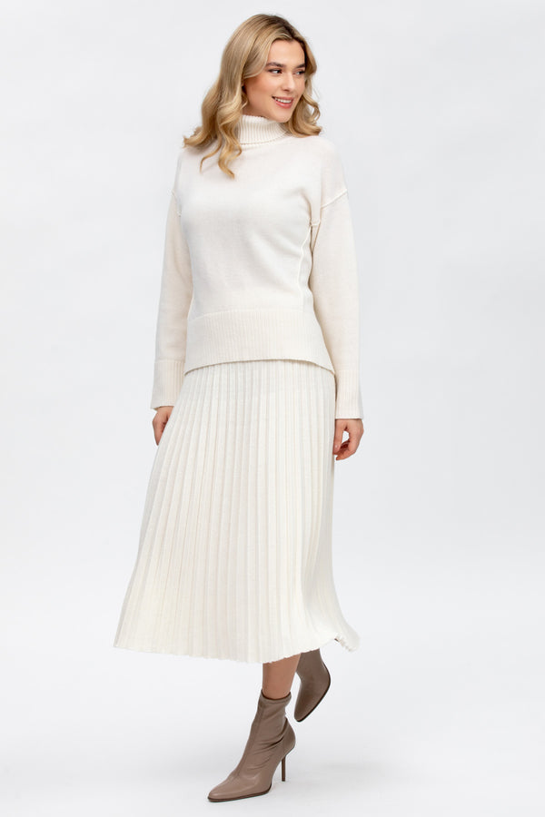 CHAMPOLUC | White Turtleneck Sweater in Pure Merino Wool