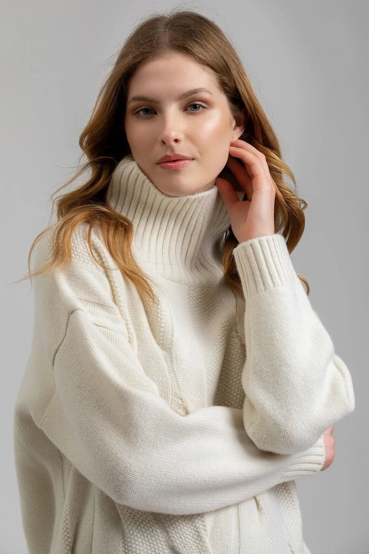 BORMIO | Maglione Premaman Bianco Con Trecce in Pura Lana Merinos e Cashmere - Pietro Brunelli
