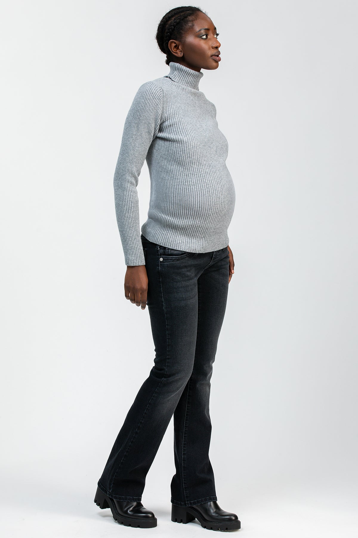 Maglia premaman grigia con collo a lupetto