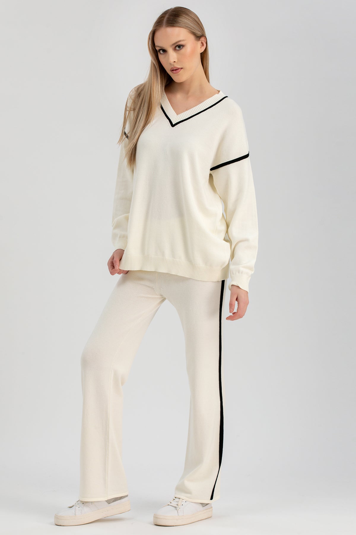 BLANCHE | Maglia Bianca con Scollo a V