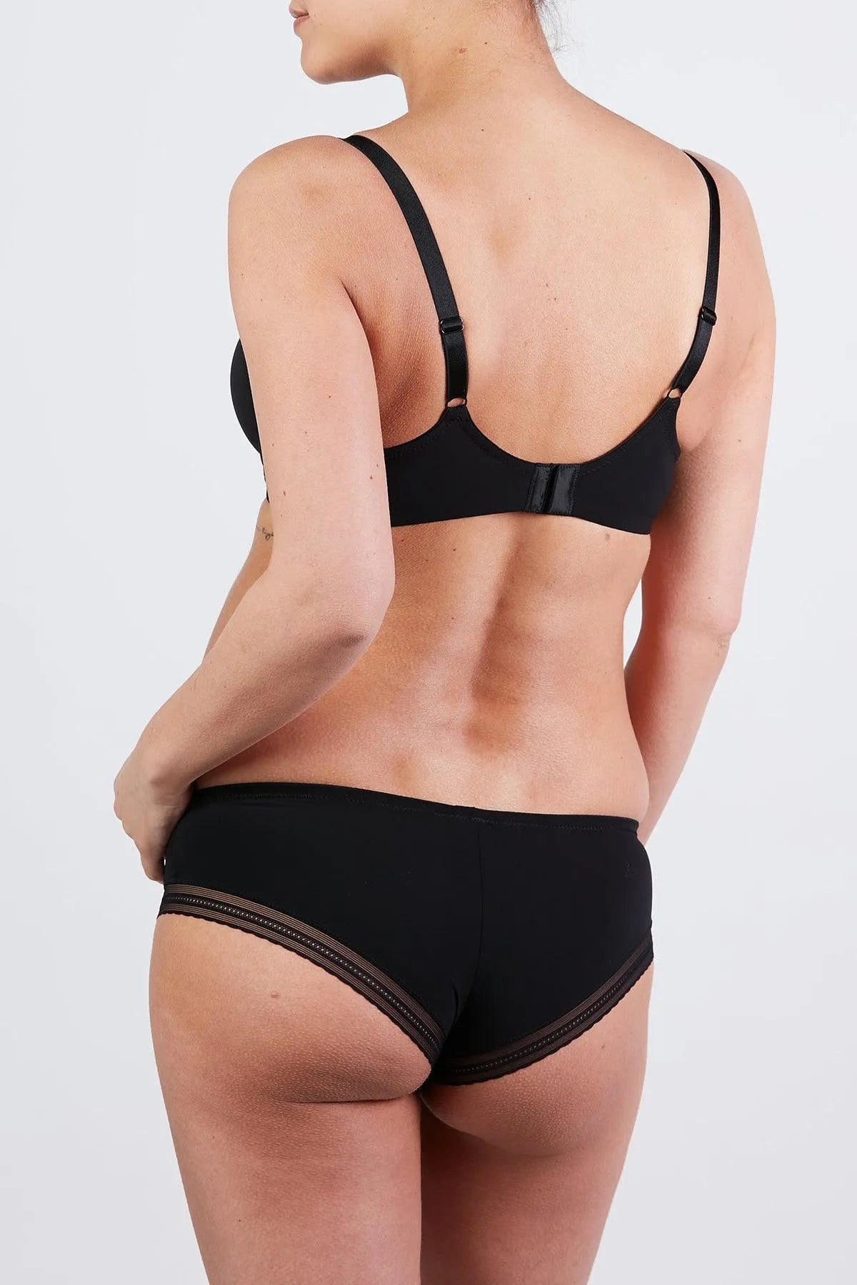 MILK NOIR SHORTY | Slip Premaman a Vita Bassa - Pietro Brunelli