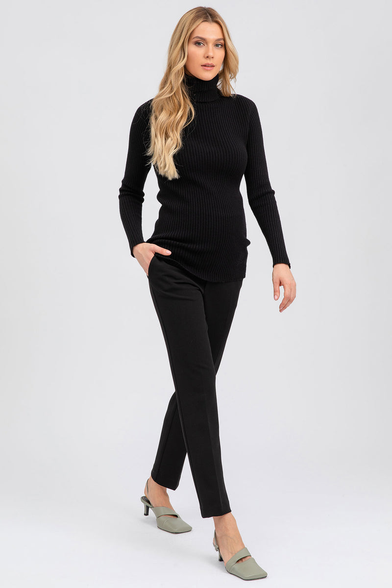 Valorizzano la silhouette con una vestibilità slim e affusolata, agevolata dal tessuto stretch. 