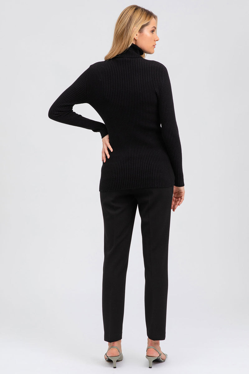 La fascia in jersey elasticizzato e l'aggiunta di bottoni regolabili garantiscono una adattabilità perfetta durante tutte i mesi della gravidanza.